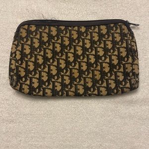Vintage 80’s Dior logo clutch / makeup bag